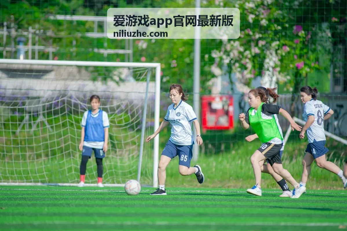 爱游戏app官网最新版开服限时任务与每日签到活动面板